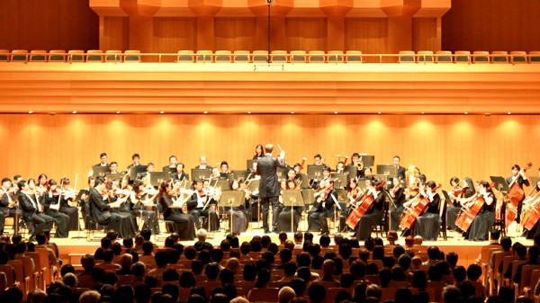 Hanoi Philharmonic Orchestra entertains Japanese audiences  - ảnh 1